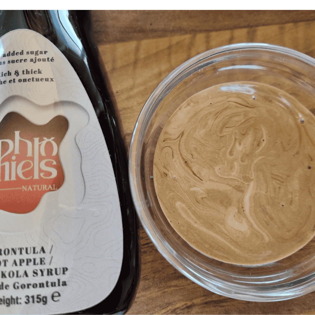 mixez le miel aphrodisiaque gorontula pour femmes avec du yaourt / Mix gorontula honey with yoghurt